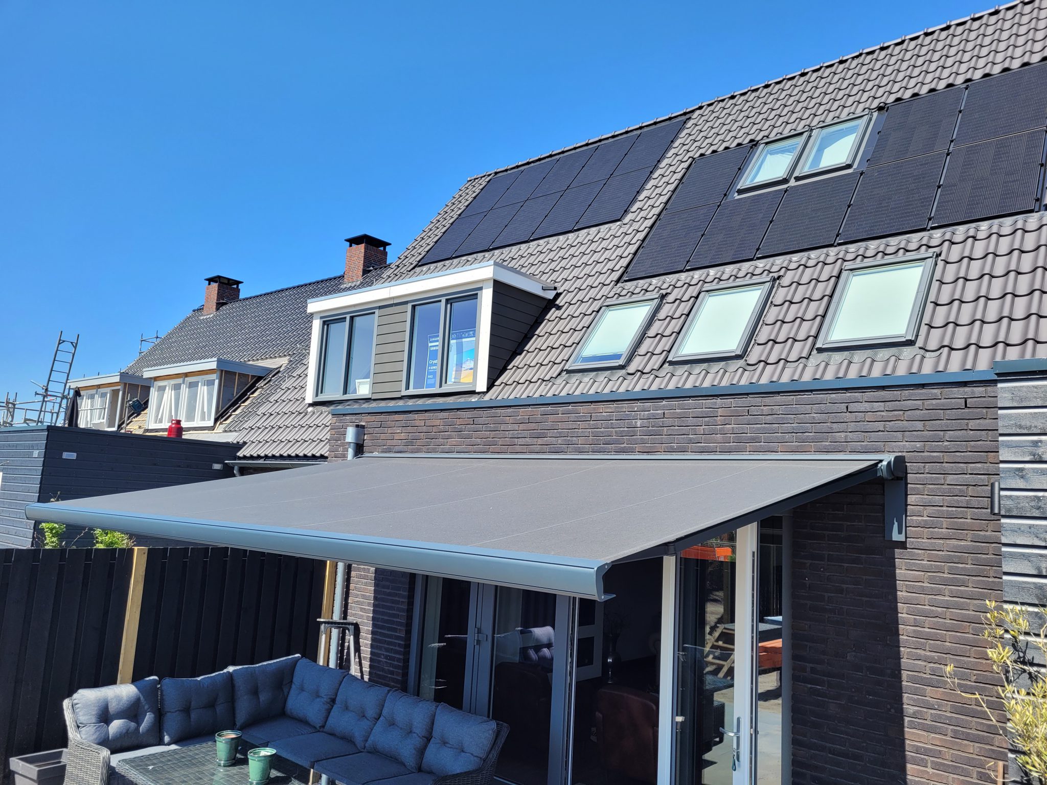 B4000 Antraciet met lange muursteun Nijkerk