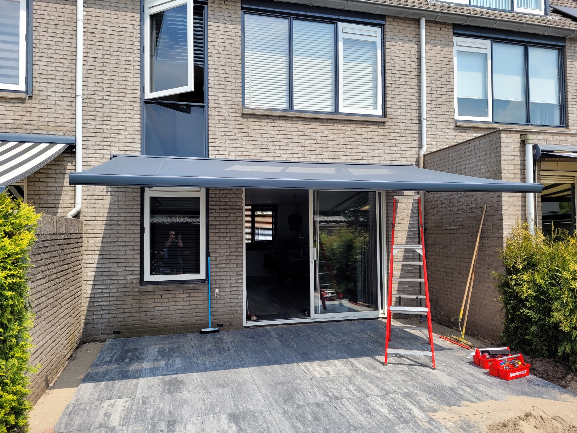 B4000 Terrasscherm Kortenhoef met afstandsbediening antraciet