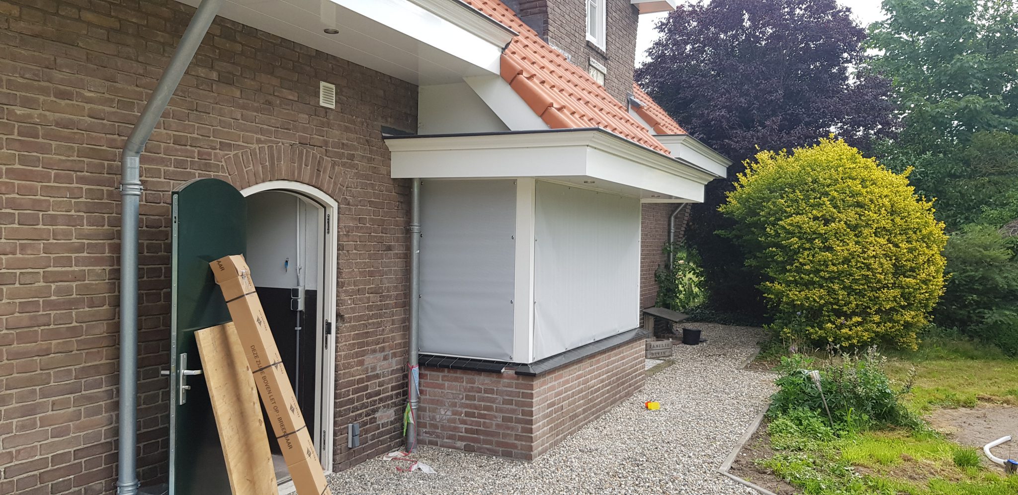 losse zonweringsdoek geplaatst stoutenburg