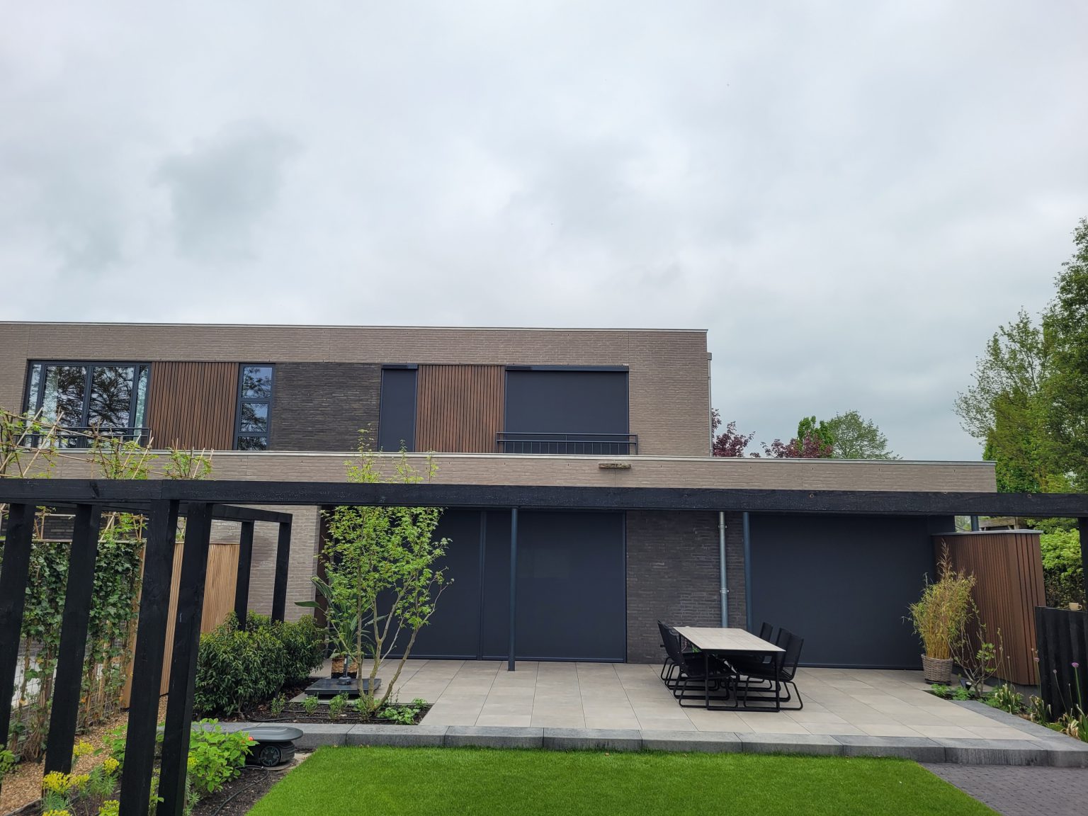 Zonwering woning voorzijde